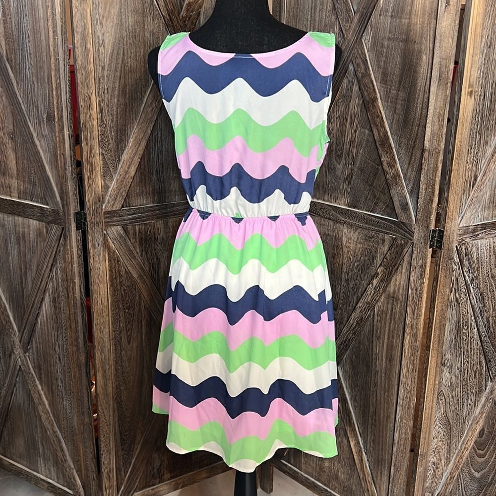 Spring dress nwot   - Picture 4 of 4